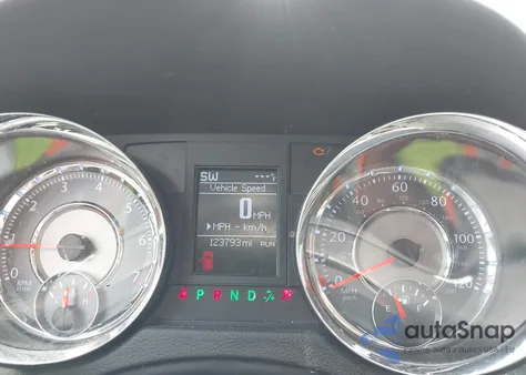 2011 Chrysler Town & Country Touring from USA, damaged, VIN 2A4RR5DG0BR714263